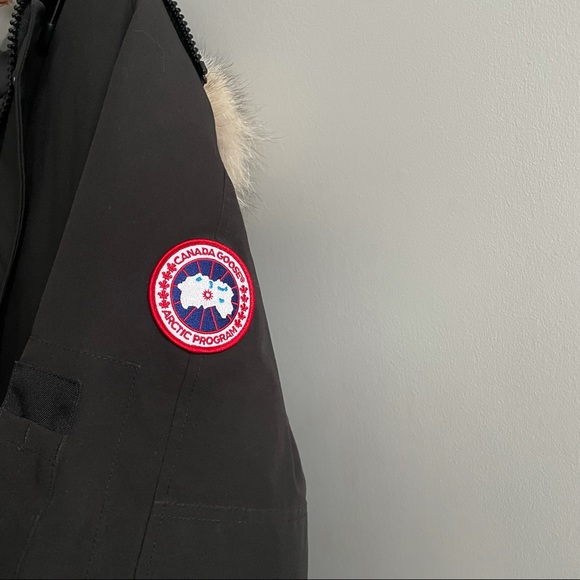 Canada Goose Chilliwack Bomber Jacket - Picture 8 of 16